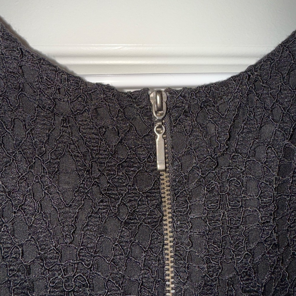 Willow & Clay Black Lace Peplum Tank Top Size Medium - Picture 6 of 8